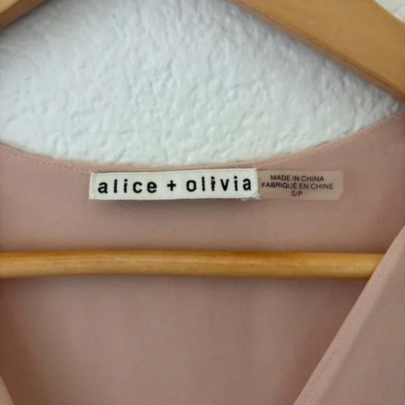 Alice + Olivia Arlene Silk Wrap‎ Georgette Blouse Shirt in Petal Ballerina Pink - Picture 8 of 10